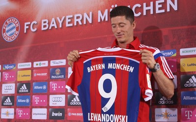 小鸟体育焦点-于帕梅卡诺这出球节奏太慢