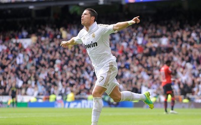 小鸟体育精华-伊萨克禁区外远射得分