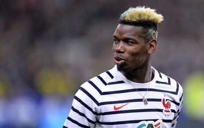 小鸟体育热评-曼城女足前锋戴帽成习惯